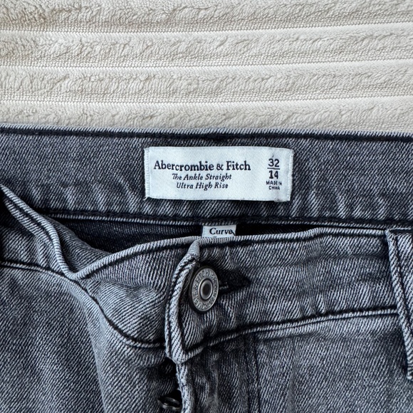Abercrombie Curve Love Ankle Straight Ultra High Rise Jeans in Gray - Picture 5 of 5